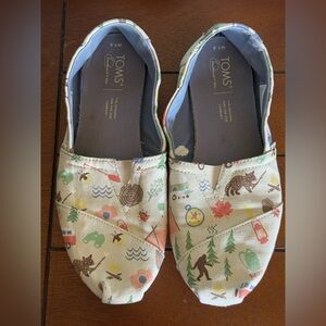 Toms Women’s Camping RV Hiking Motif Slip On Flats Alpargatas Size 7.5